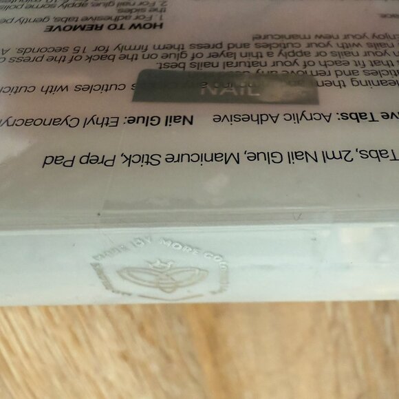 Reusable Pink Press On Nails 32 Piece NWT - Picture 6 of 9